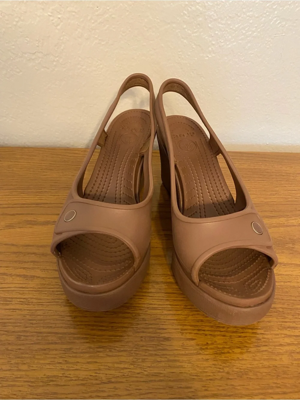 CROCS comfortable wedge